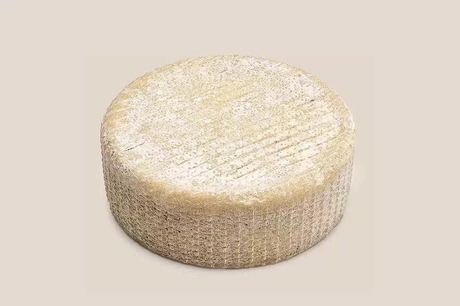 Toma del Barba raw goat milk - Cascina Valeggia